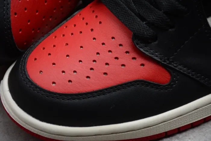 Air Jordan 1 Retro High OG “Bred Toe” 555088-610