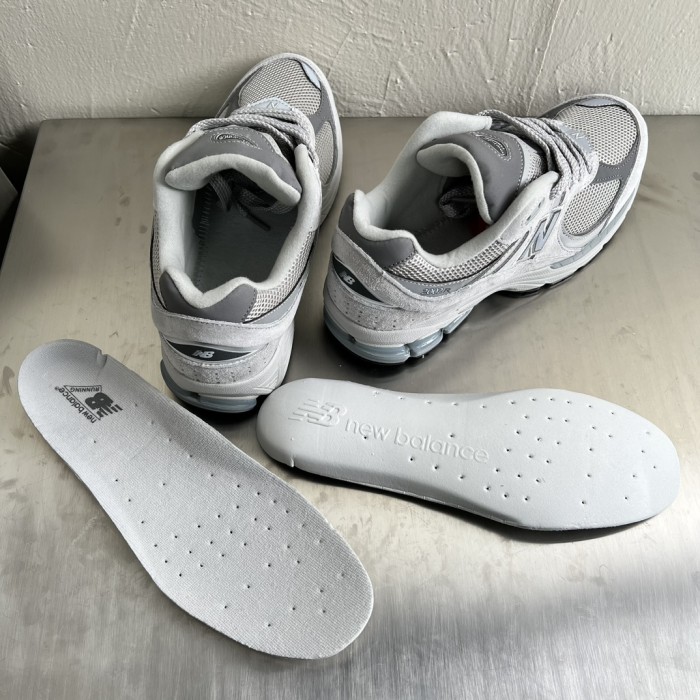 New Balance 2002R Grey ML2002RO