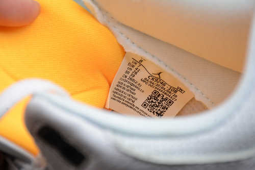 Air Jordan 3 Retro“Laser Orange” CK9246-108