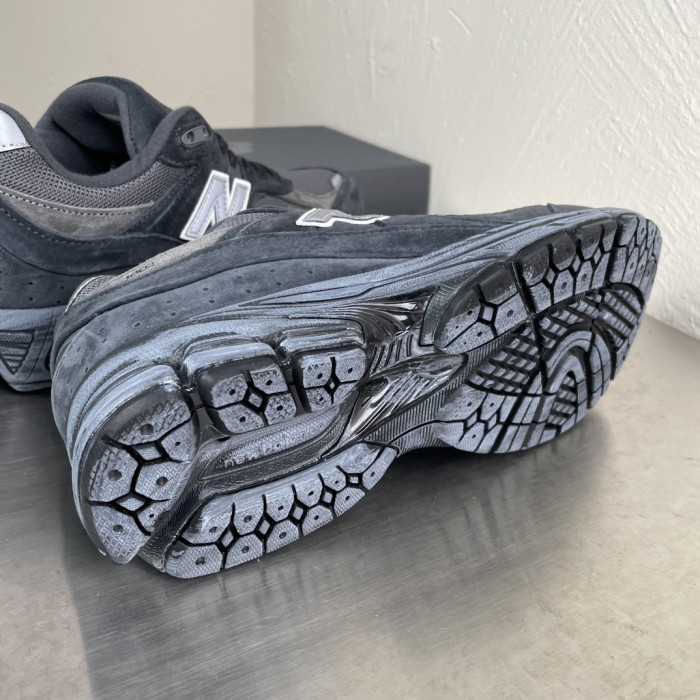 New Balance 2002R Black Grey - M2002RBV