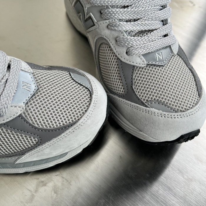 New Balance 2002R Grey ML2002RO