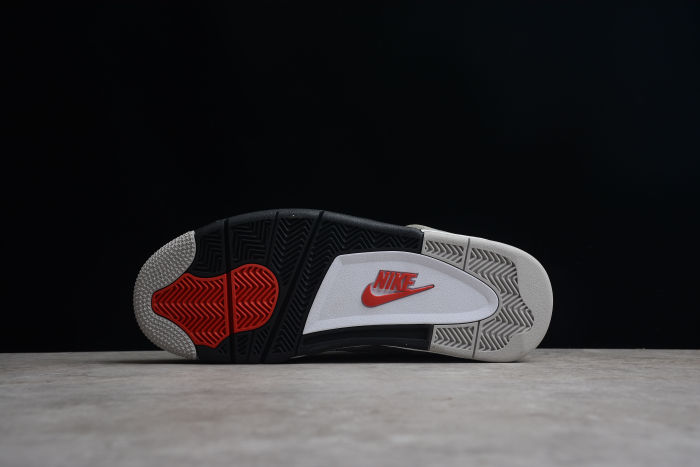 Air Jordan 4 SE “University Blue” 840606-192