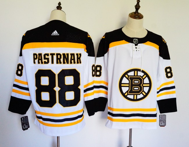 Boston Bruins 19/20 Alternate Player Jersey White NO.88 PASTRNAK