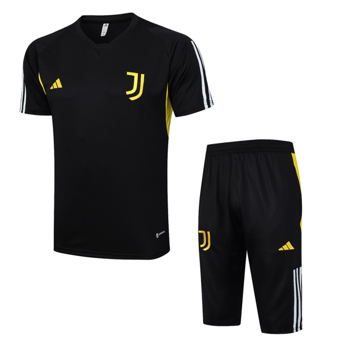 Juventus Training Jersey 23/24