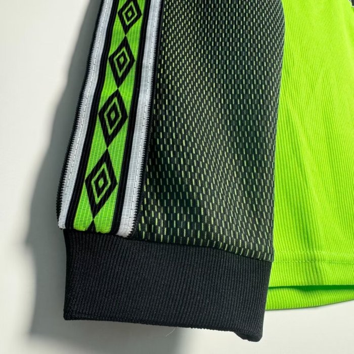 Manchester United Home Long Sleeve Retro Jersey 1998/99