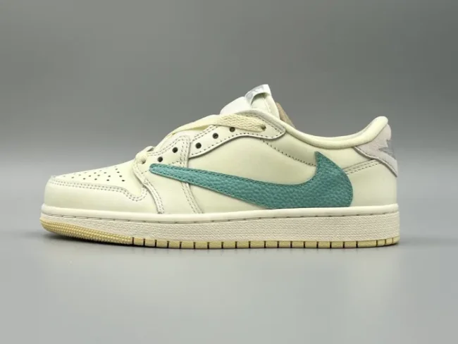 Travis Scott x Air Jordan 1 Beige