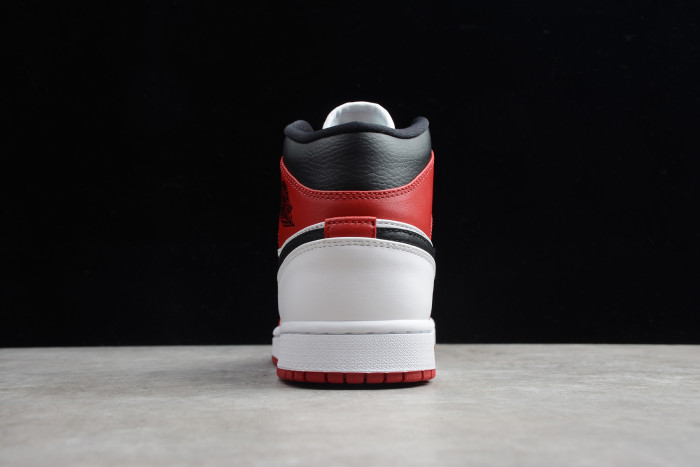 Air Jordan 1 Mid “Chicago” 2020 554724-173