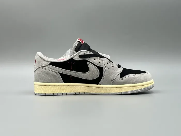Travis Scott x Air Jordan 1 Grey