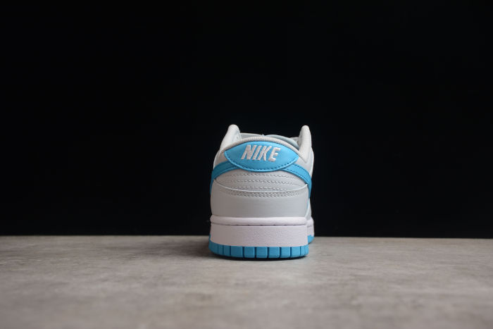 Air SB Dunk Low Light Bone Blue