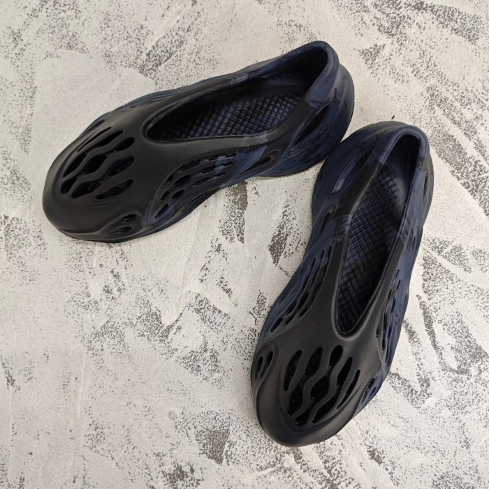 adidas Yeezy Foam Runner Sulfur Non-slip