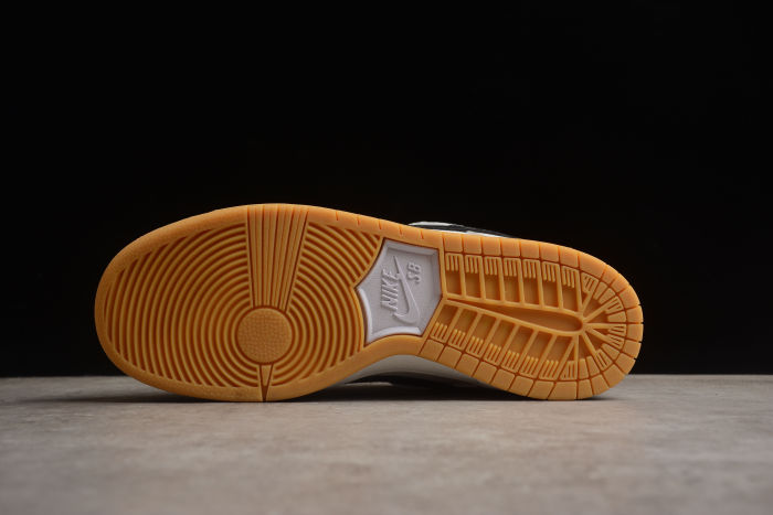 SB Dunk Low Pro White Gum CD2563-101