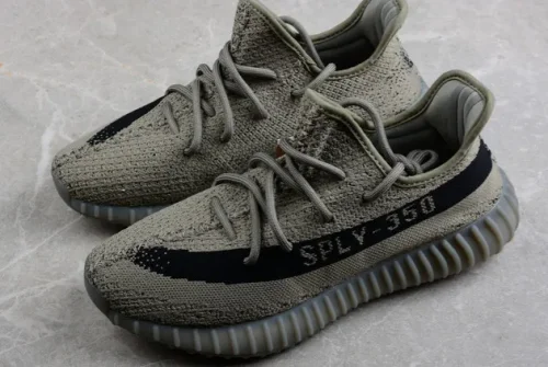 Kanye West x Yeezy Boost 350 V2 Light HQ2059