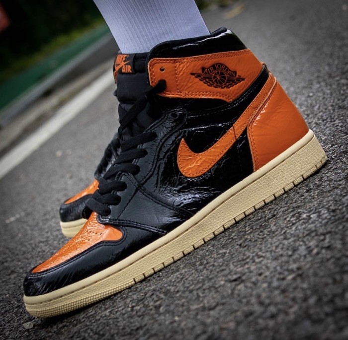 Air Jordan 1 Retro High OG“Shattered Backboard 3.0” 555088-028