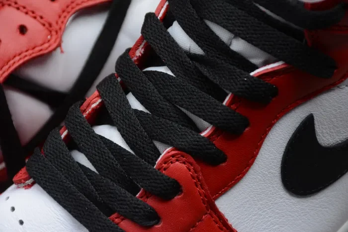 Air Jordan 1 Retro Hi OG Chicago 555088-101