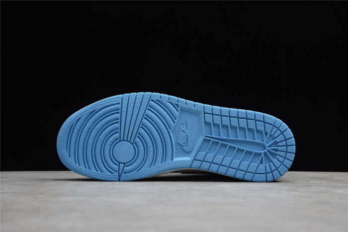 Air Jordan 1 Mid “University Blue” BQ6472-102