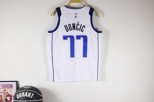 Dallas Mavericks Swingman Jersey White Association Edition 2021 NO.77 Dončić