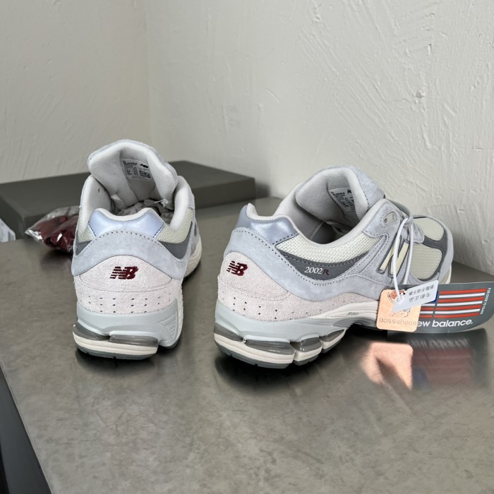 New Balance 2002R M2002RLN grey