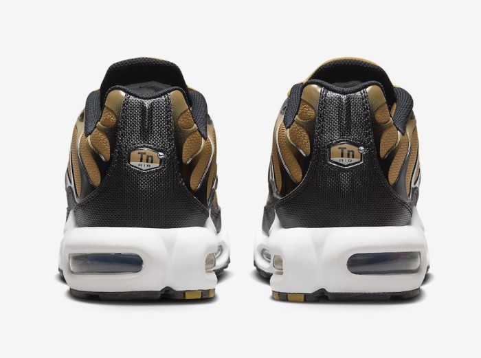 Air Max Plus “Golden Harvest” DM0032-700