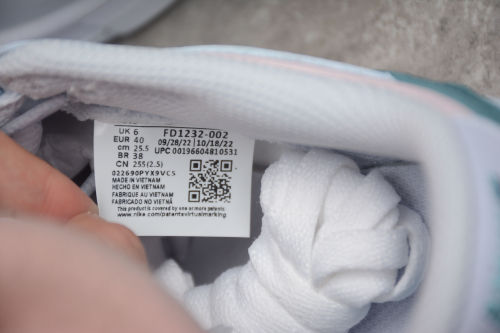 SB Dunk Low GS Mineral Teal - FD1232 002