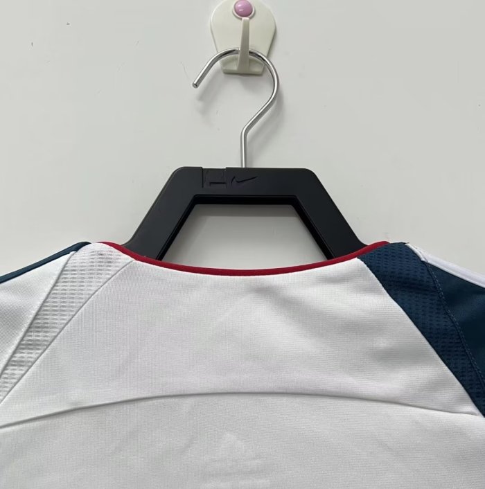 Liverpool Away Retro Jersey 2006/08