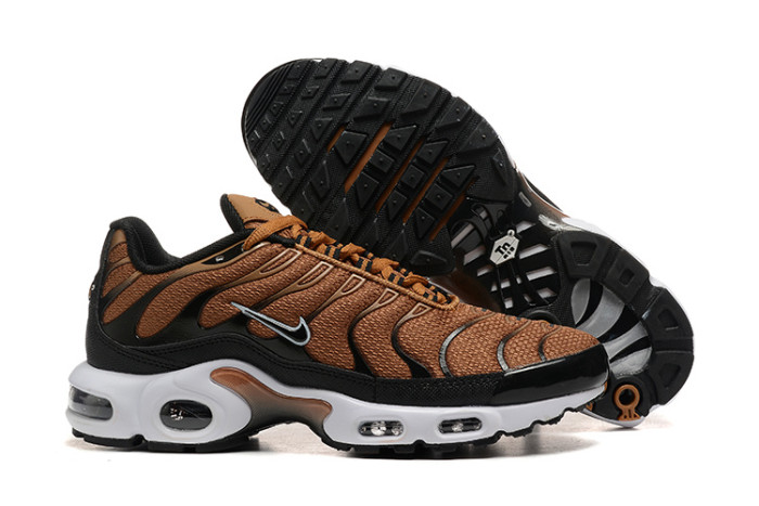 Air Max Plus “Golden Harvest” DM0032-700