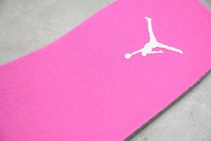 Air Jordan 3 WMNS Barely Grape Hyper Crimson 441140-500