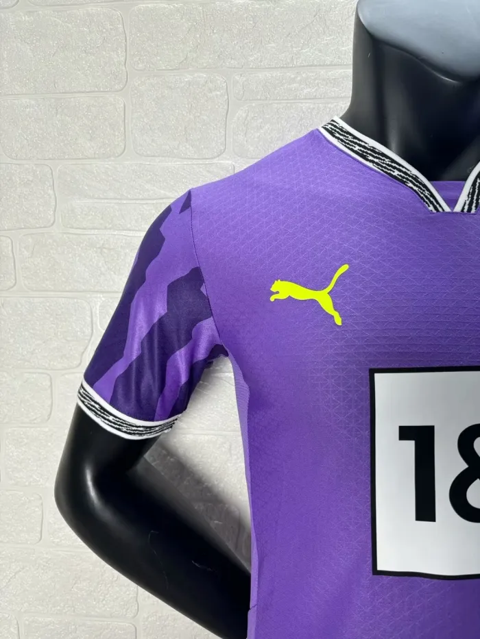 Borussia Dortmund Goalkeeper Special Man Player Jersey 25/26