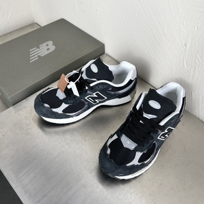 New Balance 2002R Protection Pack - Black / Grey - M2002RDJ