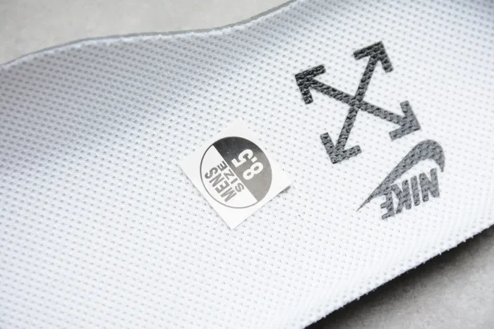 Conplex Con Off-White x MoMa x Air Force 1'07 Virgil White with Zip-Tie AV5210-100