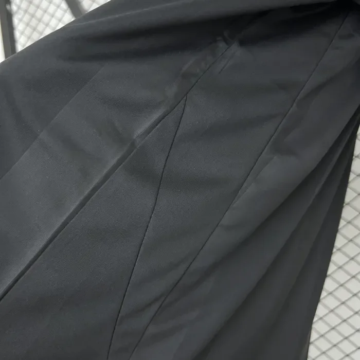 Real Madrid Black Goalkeeper Man Jersey 25/26