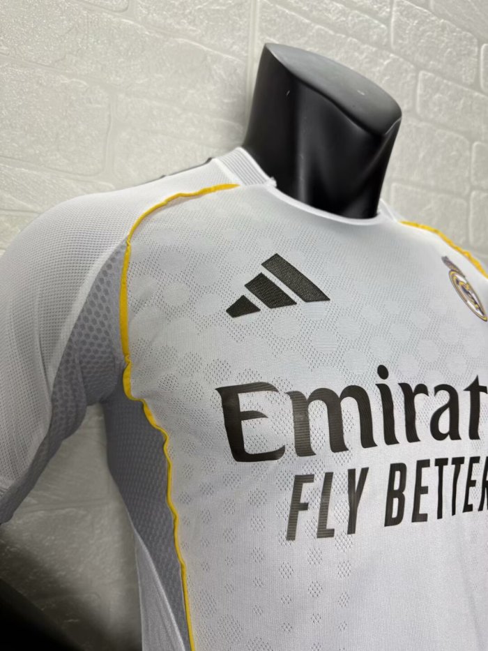 Real Madrid Home Modrić Limited Edition Player Jersey 25/26