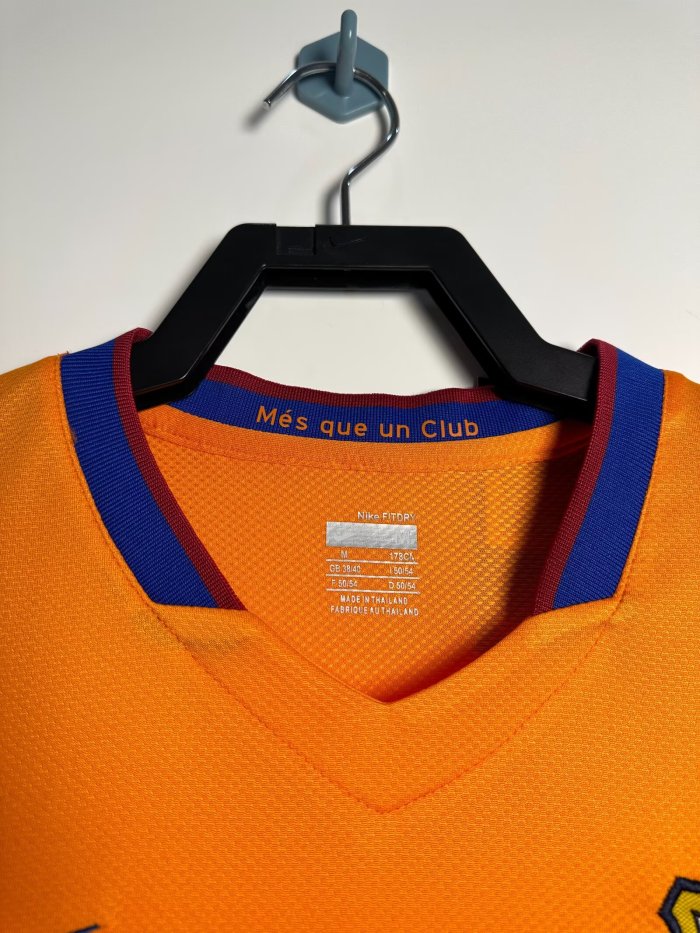 Barcelona Away Retro Jersey 2006/07