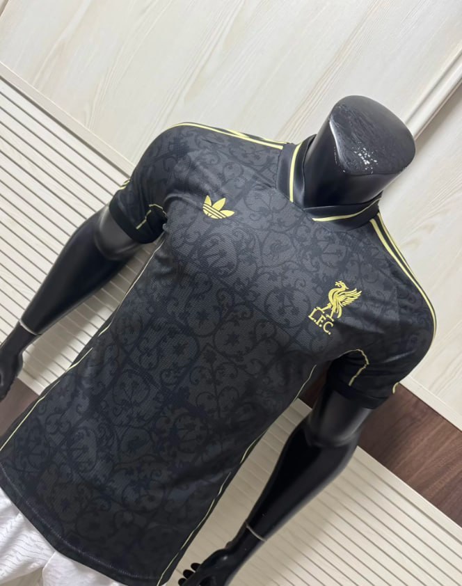 Liverpool Lifestyle Retro Player Jersey 25/26