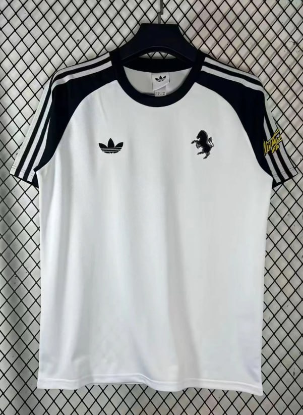 Juventus Pre Match Man Jersey 26/27