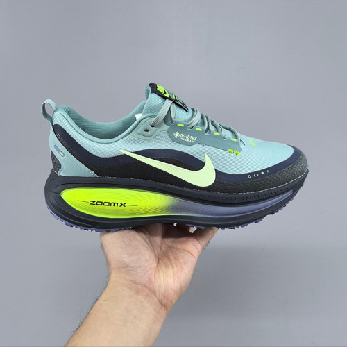 Nike Vomero 18 GTX Men's Road Running Shoes