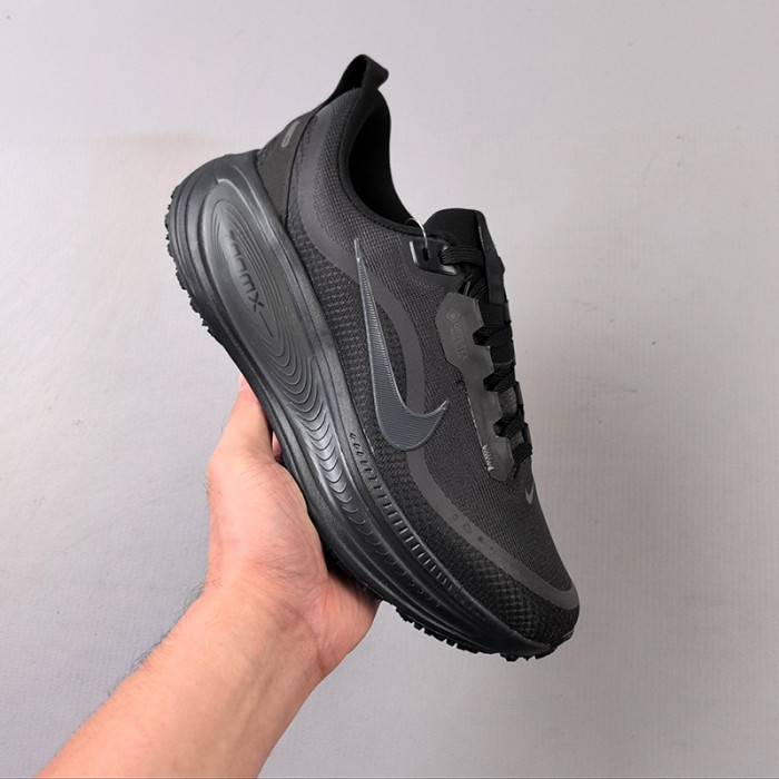 Nike Vomero 18 GTX Men's Road Running Shoes