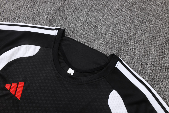 Liverpool Training Short sleeve jersey 26/27