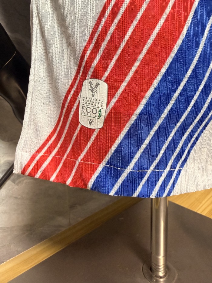 Crystal Palace Eagle Sash Home Player Man Jersey 26/27