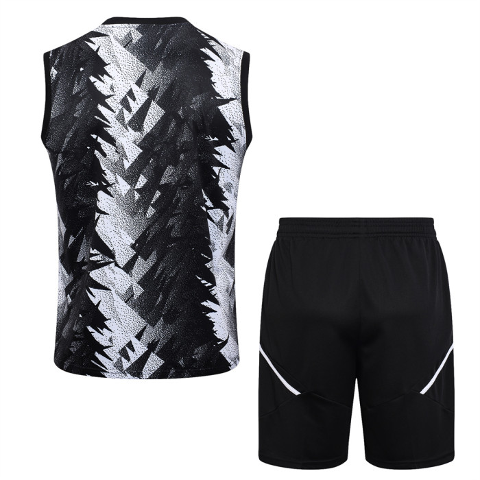 Juventus Training Jersey 23/24