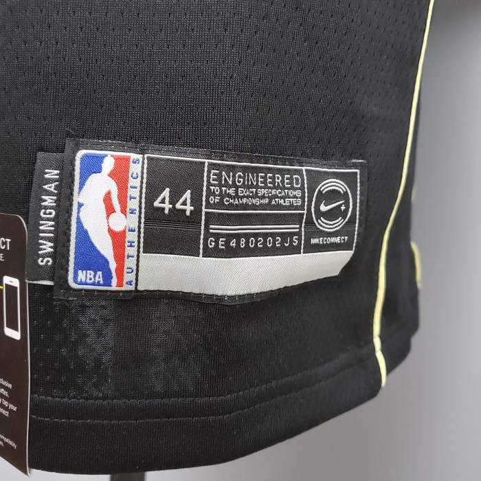Giannis Antetokounmpo Milwaukee Bucks Swingman Jersey Black