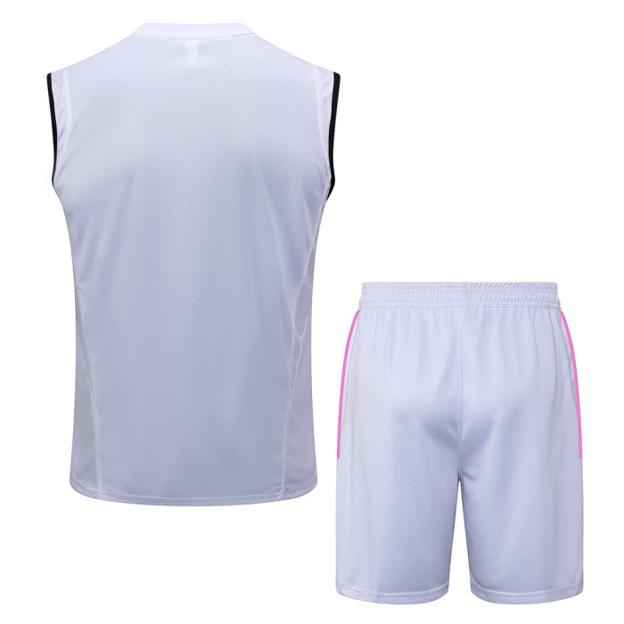 Juventus Training Jersey 23/24