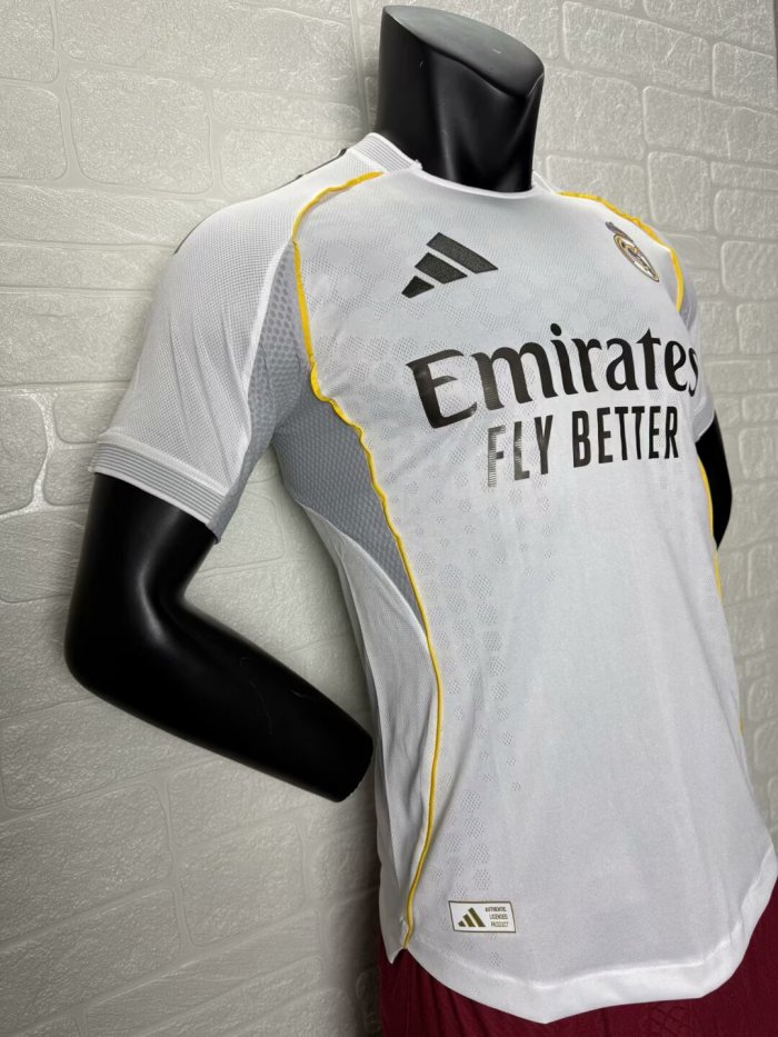Real Madrid Home Modrić Limited Edition Player Jersey 25/26