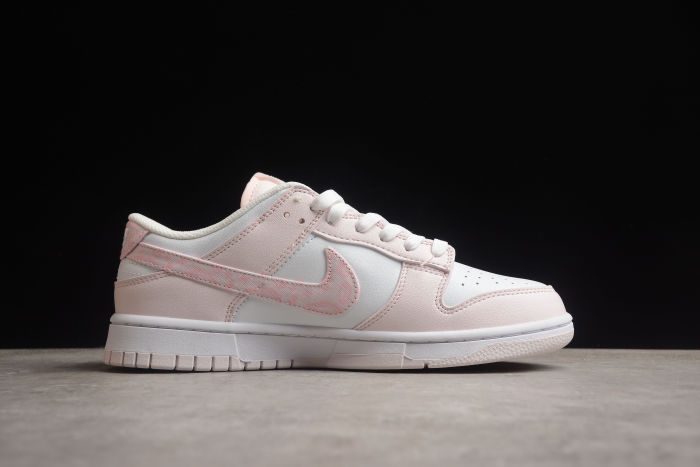 SB Dunk Low Pink Paisley FD1449-100