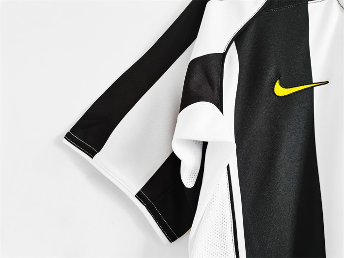 Juventus Home Retro Jersey 2004/05