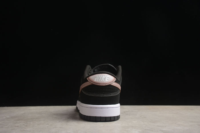 Dunk Low Airbrush Swoosh FD6923-001