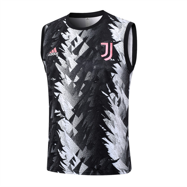 Juventus Training Jersey 23/24