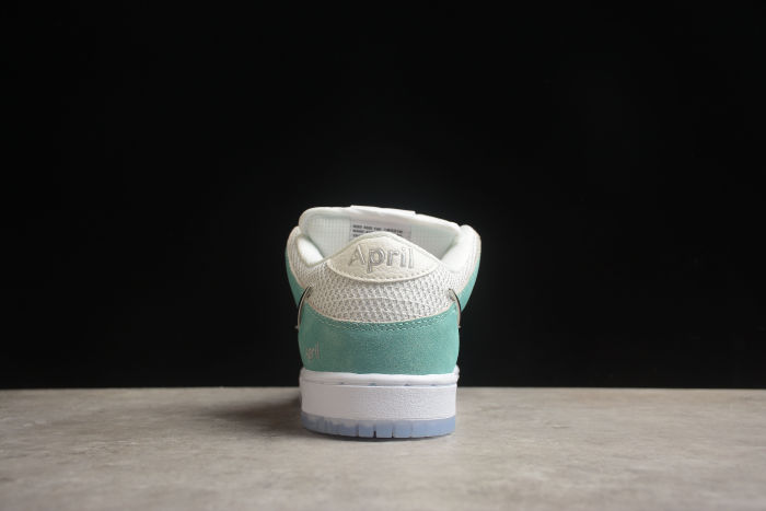SB Dunk Low April (FD2562-400) READY TO SHIP