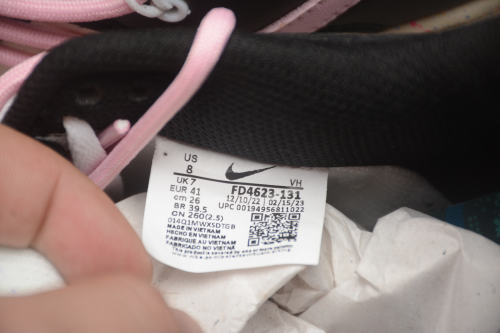 SB DUNK LOW MULTI-COLOR SWOOSH PINK FD4623 131