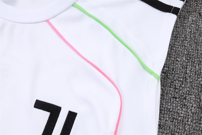 Juventus Training Jersey 25/26
