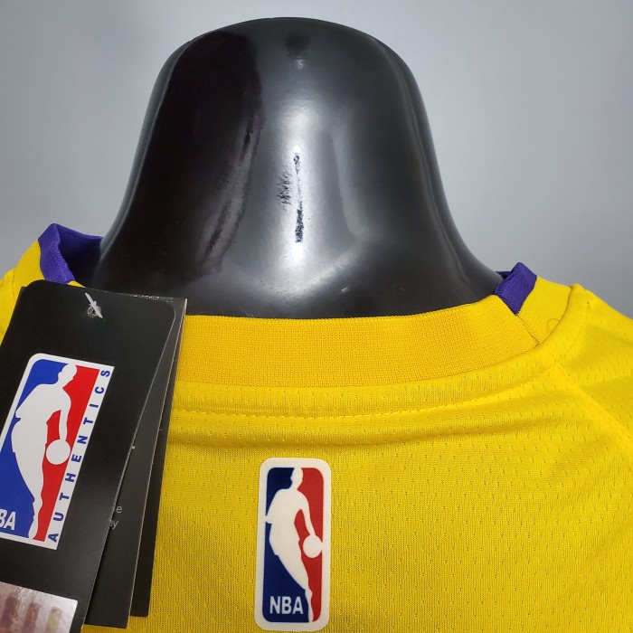 LeBron James Los Angeles Lakers 2020/21 Swingman Jersey Yellow